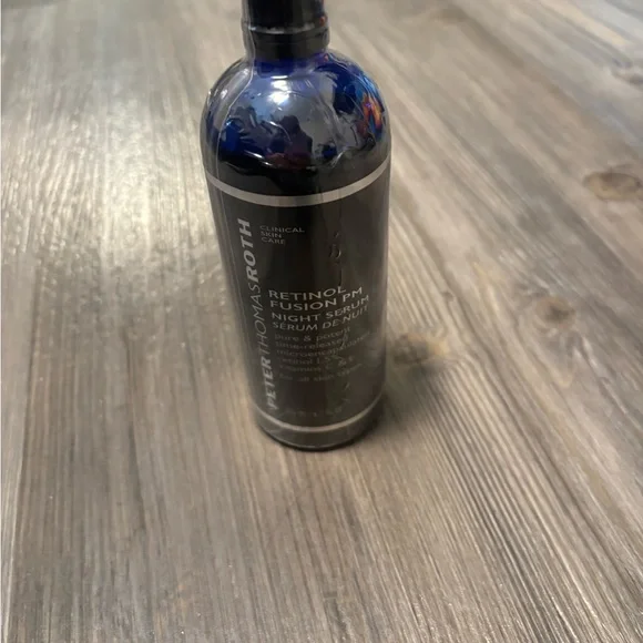 Peter Thomas Roth Retinol Fusion PM Night Serum in Deep Blue